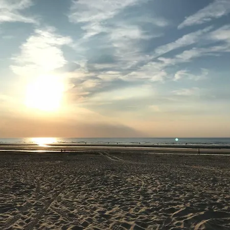 Le Beau Coin De Panne